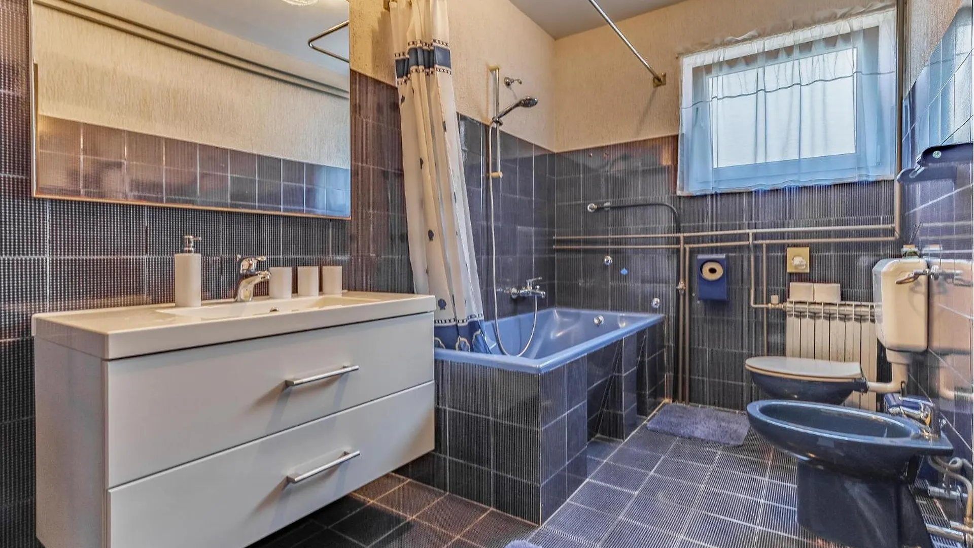 5 Bedroom Lovely Apartment In מדולין קרואטיה
