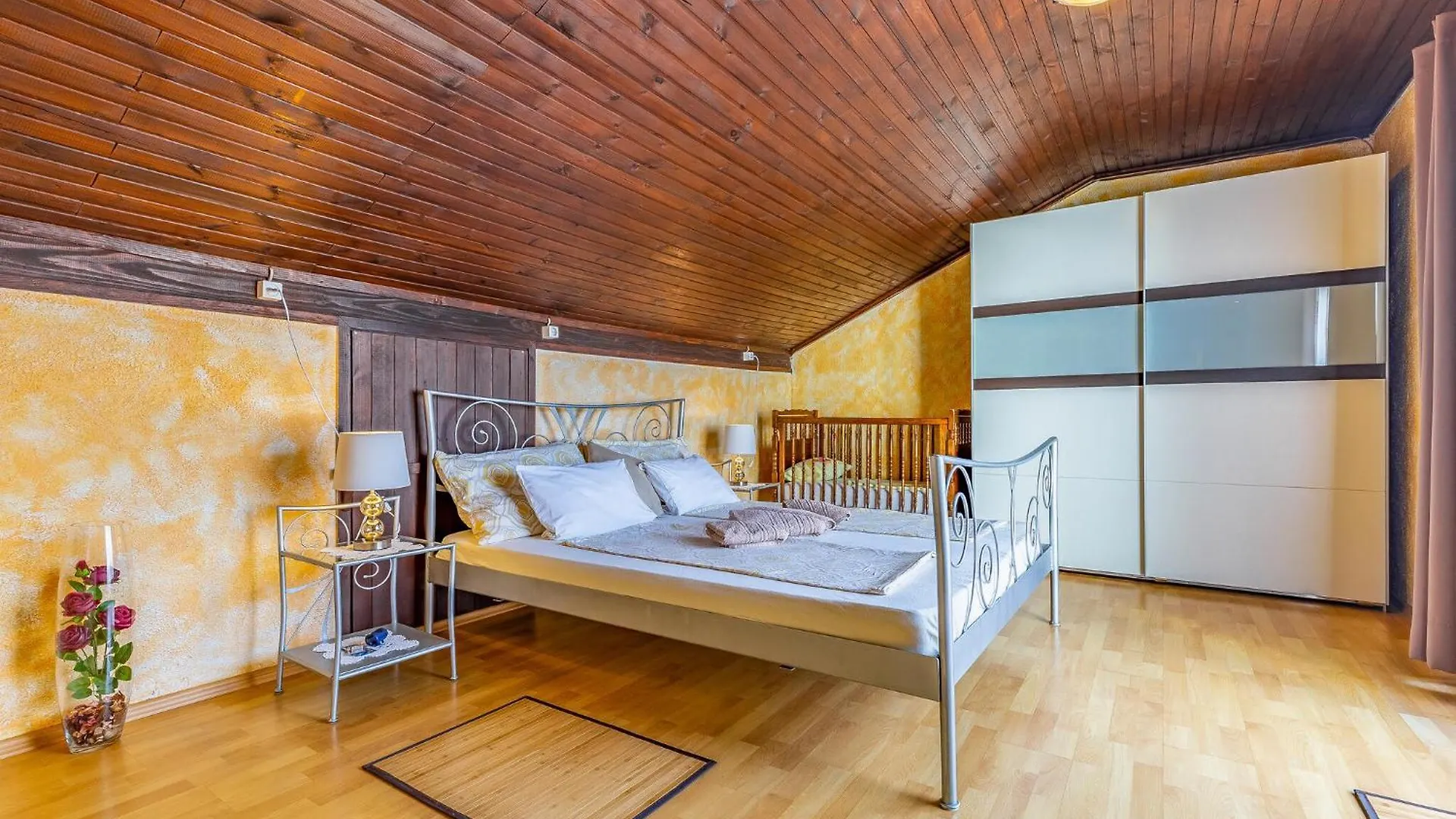 5 Bedroom Lovely Apartment In Medulin